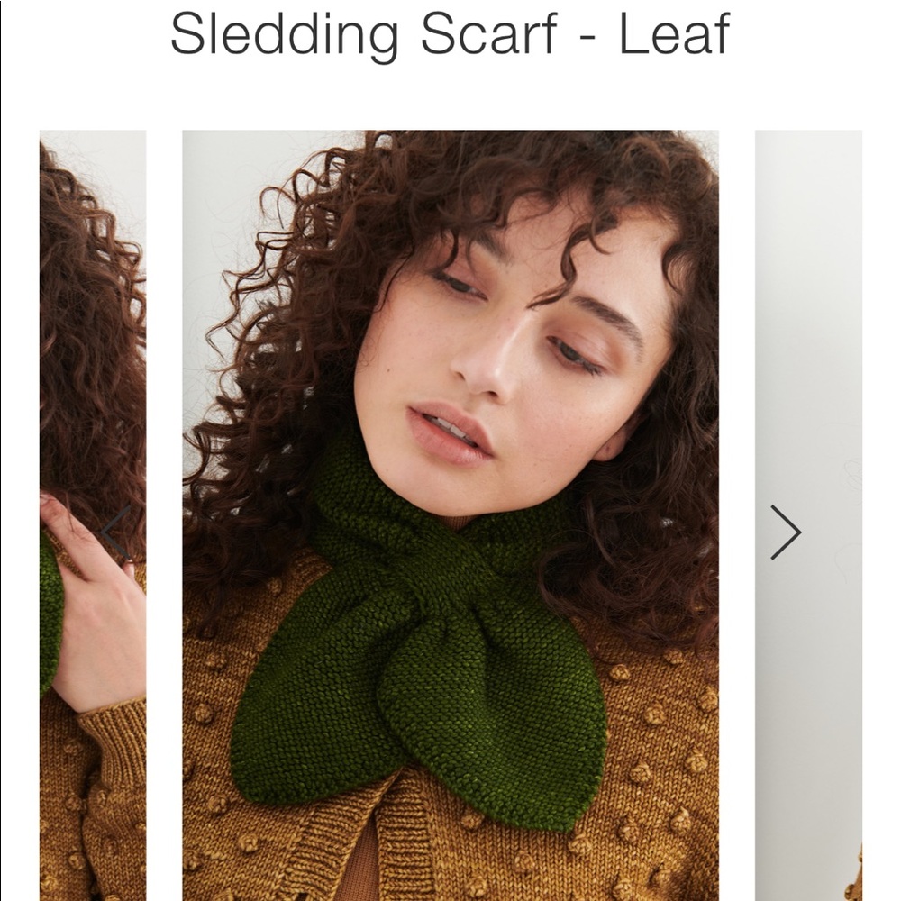 ISO Misha and Puff sledding scarf in leaf